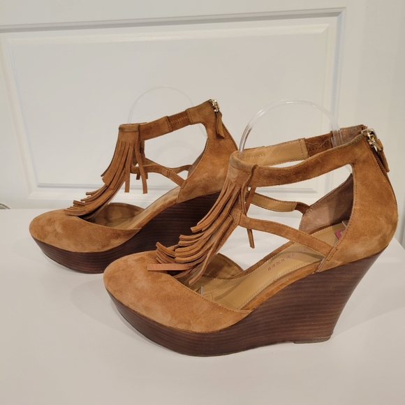 Elaine Turner Shoes - ELAINE TURNER TAN FRINGE SUEDE ZIPPER BACK WEDGES SIZE 9.5